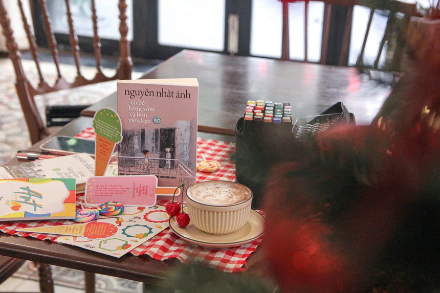 Cô Bé Hàng Xóm Và Bốn Viên Kẹo (Nguyễn Nhật Ánh) - 2 phiên bản & quà tặng kèm